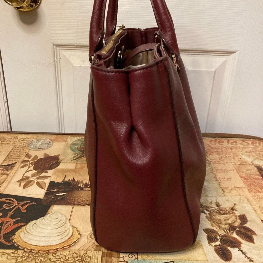 MICHAEL KORS MK LEATHER BURGANDY TOTE SHOULDERBAG - Picture 10 of 15